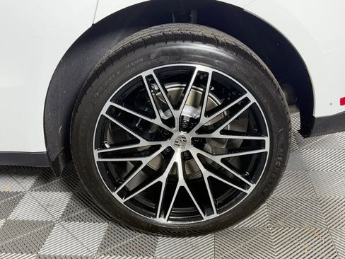 New 2026 Porsche Macan image 12