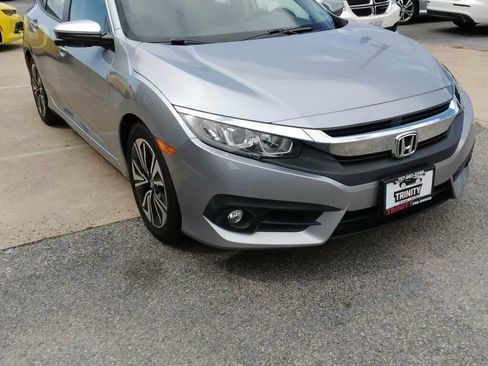 Used 2017 Honda Civic EX-T image 5