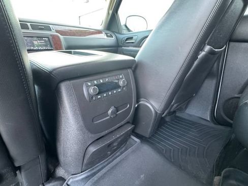 Used 2009 Chevrolet Suburban LTZ AWD/4WD image 29