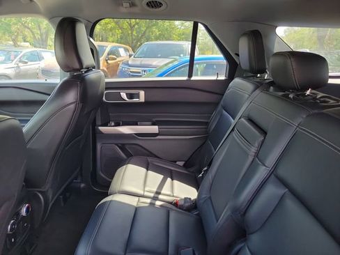 Used 2022 Ford Explorer XLT w/ Equipment Group 202A AWD/4WD image 16