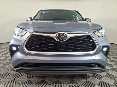 Used 2020 Toyota Highlander LE image 5