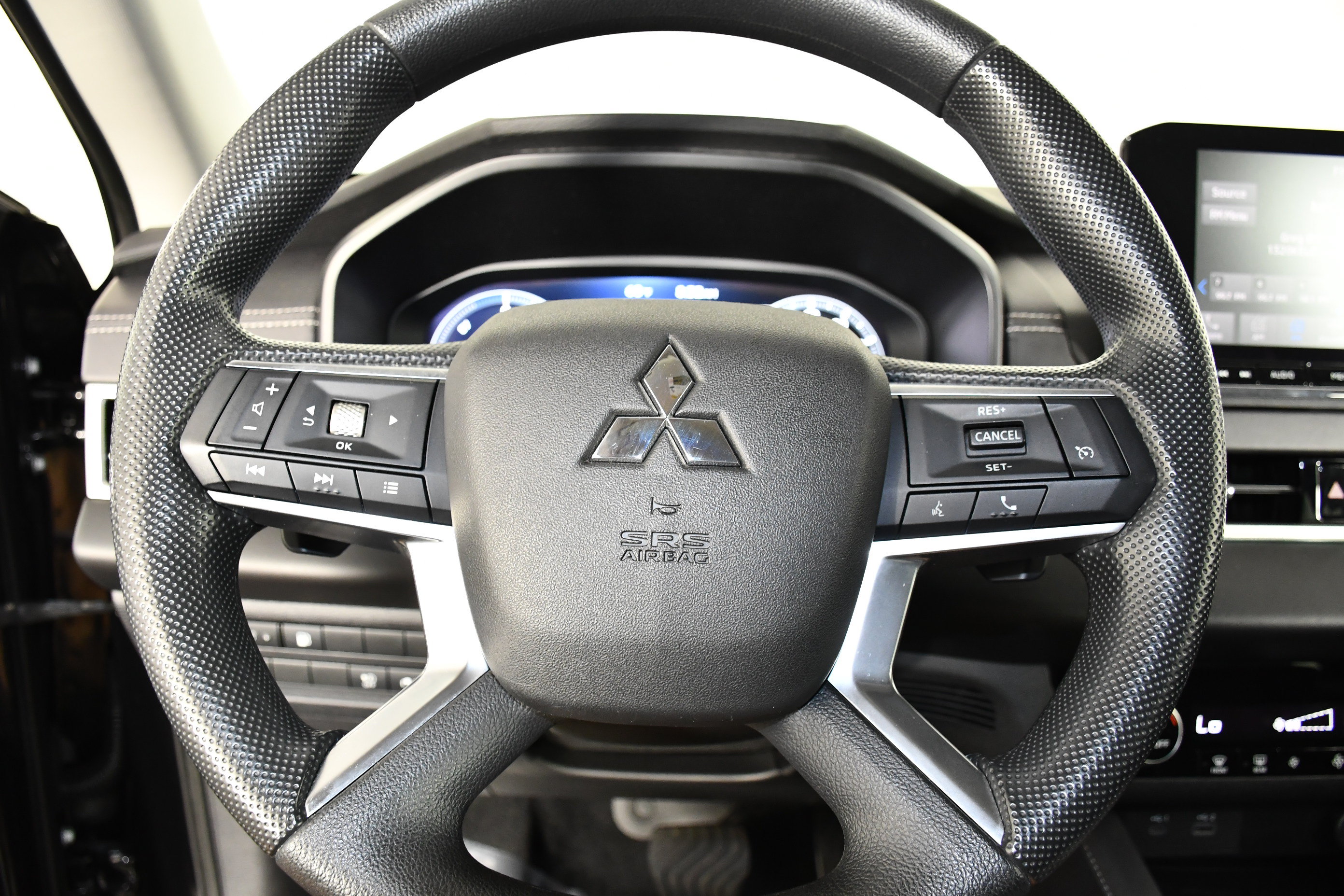 Used 2025 Mitsubishi Outlander ES AWD/4WD image 19