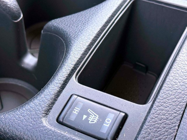 Used 2018 Nissan Rogue S AWD/4WD image 29