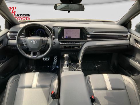Used 2025 Toyota Camry SE FWD image 10