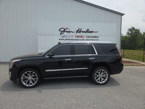 Used 2020 Cadillac Escalade Premium Luxury AWD/4WD image 2