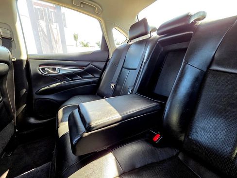 Used 2012 INFINITI M35 w/ Premium Pkg RWD image 32