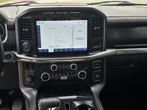 Used 2023 Ford F150 Lariat w/ Trailer Tow Package image 30