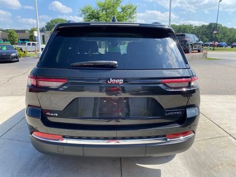 Used 2023 Jeep Grand Cherokee Limited AWD/4WD image 4