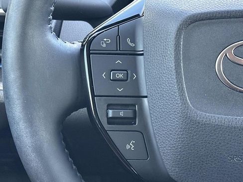 Used 2024 Toyota Prius XLE FWD image 21