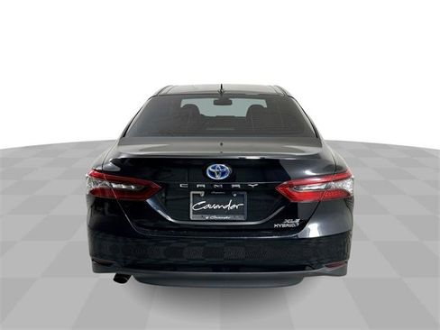 Used 2022 Toyota Camry XLE image 7