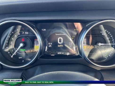 Used 2023 Jeep Wrangler Unlimited Sahara image 16