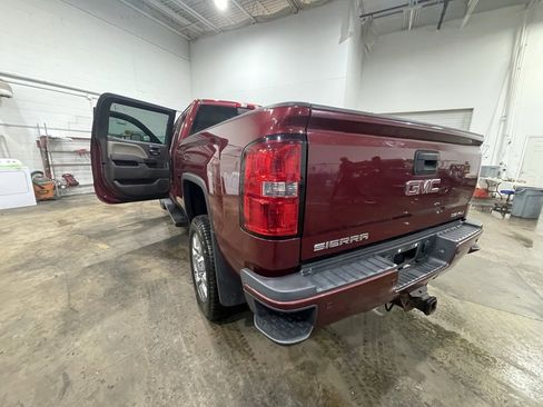 Used 2015 GMC Sierra 2500 Denali image 9