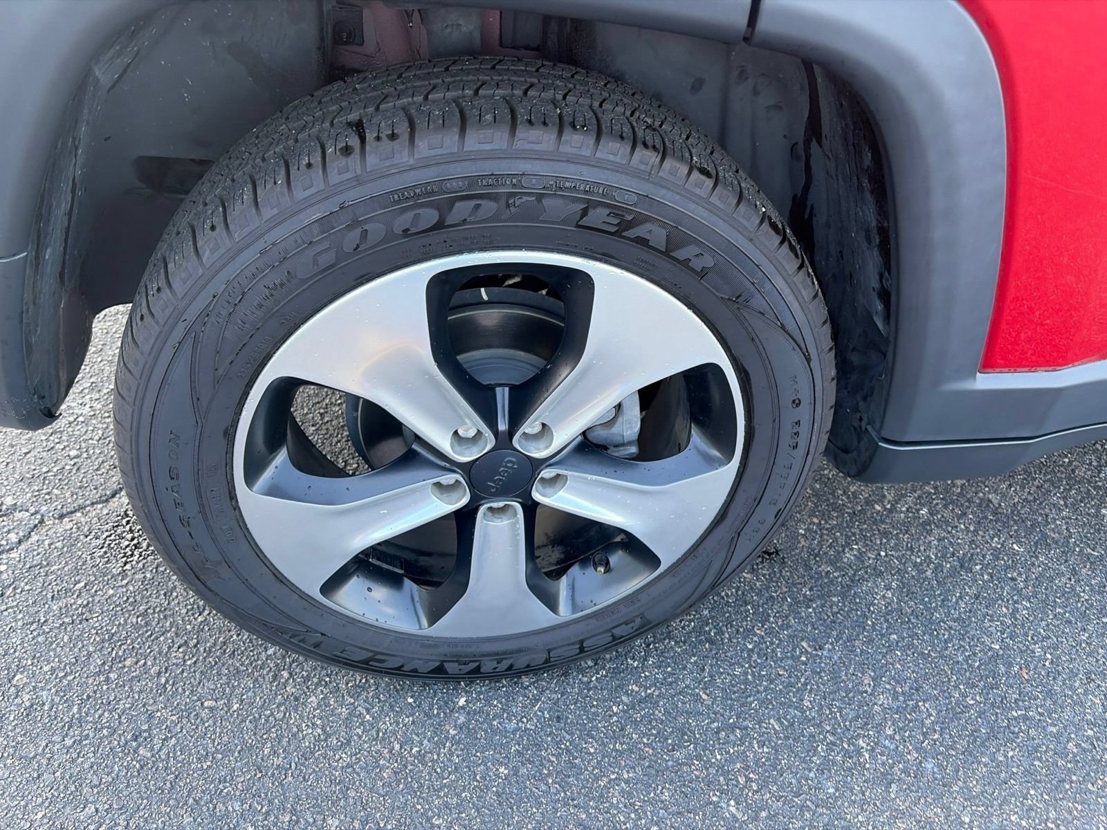 Used 2018 Jeep Compass Latitude w/ Popular Equipment Group FWD image 53