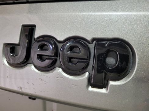 Used 2020 Jeep Grand Cherokee Altitude image 69