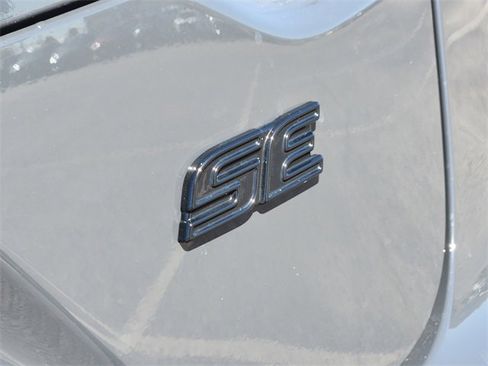 Used 2025 Toyota Corolla SE image 8