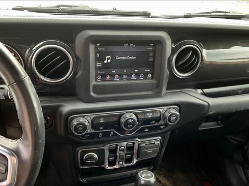 Used 2021 Jeep Wrangler Unlimited Sahara AWD/4WD image 16