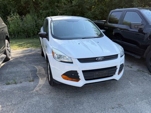 Used 2014 Ford Escape S FWD image 2