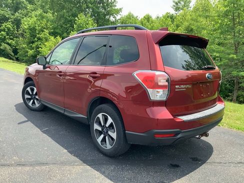 Used 2017 Subaru Forester 2.5i Premium AWD/4WD image 10