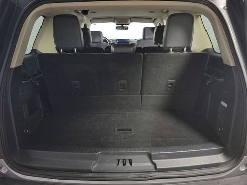 Used 2024 Ford Expedition XLT image 27