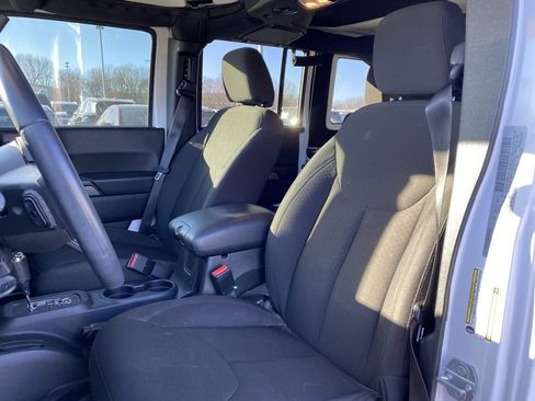 Used 2017 Jeep Wrangler Unlimited Sport w/ Max Tow Package image 18