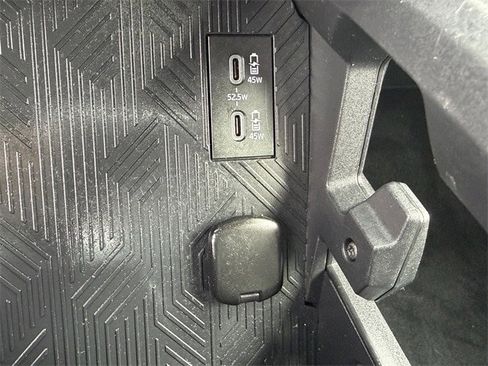 Used 2024 Toyota Tacoma TRD Sport image 29