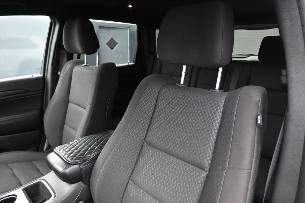 Used 2019 Jeep Grand Cherokee Laredo w/ Security & Convenience Group AWD/4WD image 12