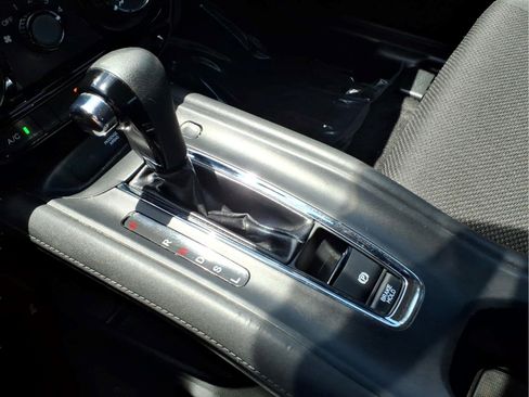 Used 2016 Honda HR-V LX image 19