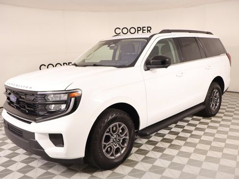 Used 2025 Ford Expedition Active RWD image 9
