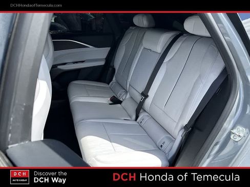 Used 2025 Cadillac Lyriq Luxury AWD/4WD image 20