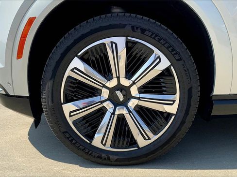 New 2025 Cadillac Escalade IQ Luxury 2 image 13