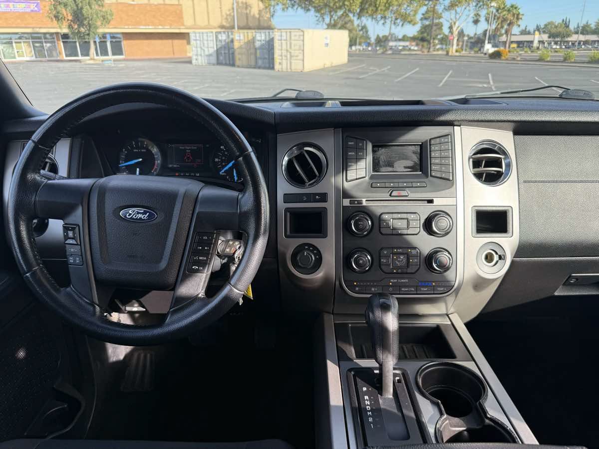 Used 2017 Ford Expedition XLT AWD/4WD image 15