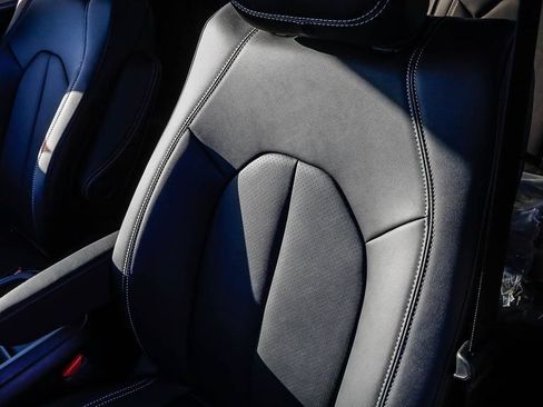 New 2027 Chrysler Pacifica Select FWD image 30