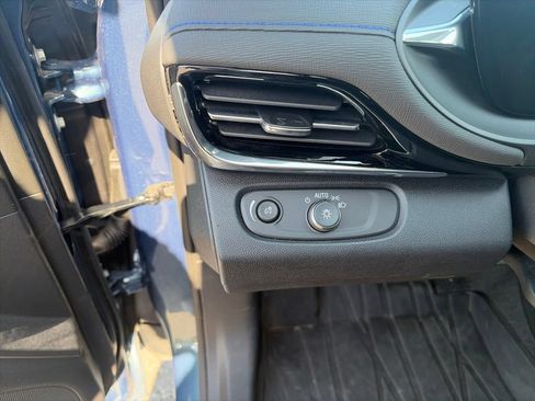 Used 2025 Buick Envista Sport Touring w/ Convenience I Package FWD image 19