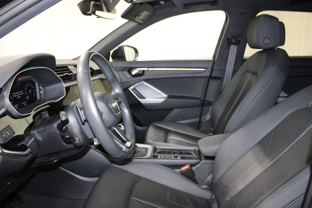 Used 2025 Audi Q3 2.0T Premium AWD/4WD image 16