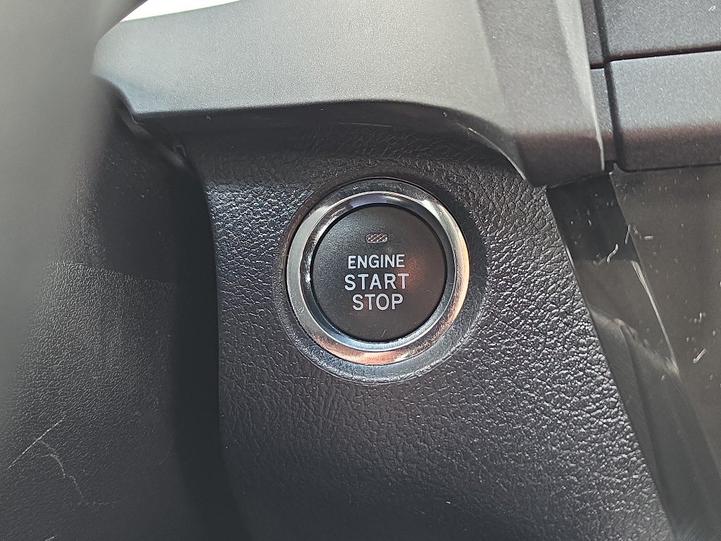 Used 2015 Toyota Sienna SE FWD image 29