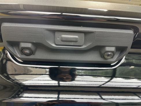 Used 2025 Chevrolet Silverado 1500 LT image 7