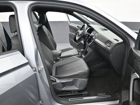 Used 2024 Volkswagen Tiguan SE R-Line image 36