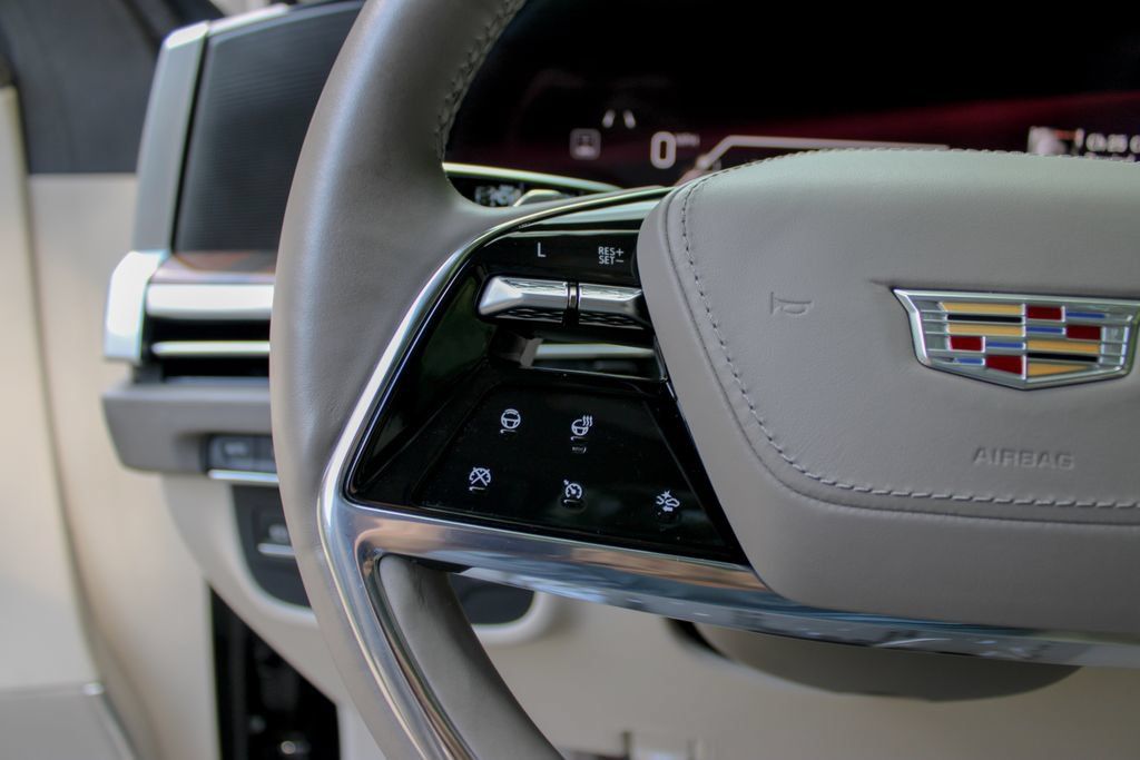 Used 2025 Cadillac Escalade ESV Sport Platinum AWD/4WD image 15