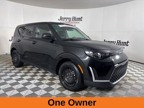 Used 2024 Kia Soul LX image 4