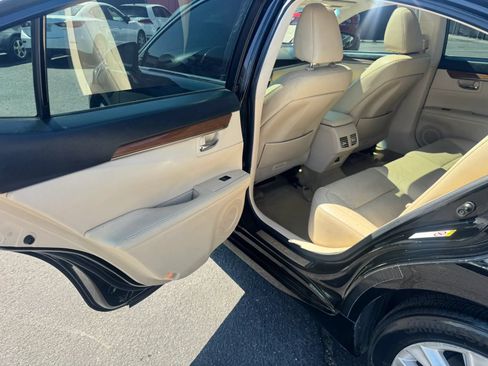 Used 2013 Lexus ES 300h w/ Luxury Pkg FWD image 23