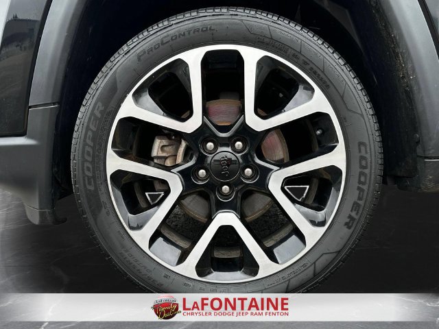 Used 2020 Jeep Compass Limited w/ Premium Lighting Group AWD/4WD image 30
