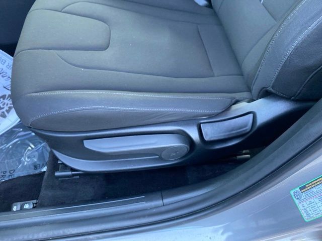 Used 2023 Hyundai Elantra SEL w/ Convenience Package FWD image 28