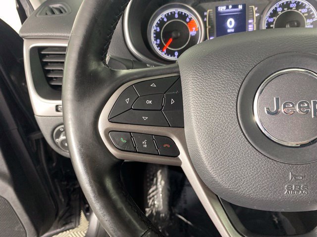 Used 2019 Jeep Cherokee Latitude Plus w/ Cold Weather Group AWD/4WD image 23