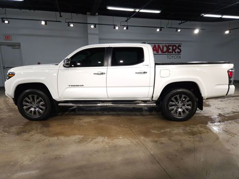 Used 2023 Toyota Tacoma Limited AWD/4WD image 4