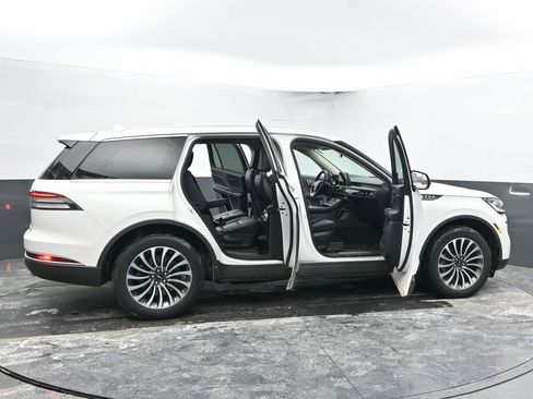 Used 2023 Lincoln Aviator AWD w/ Premium Package image 61