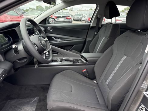 New 2026 Hyundai Elantra SE FWD image 10