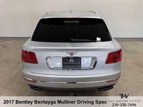 Used 2017 Bentley Bentayga Mulliner Driving Specification image 9