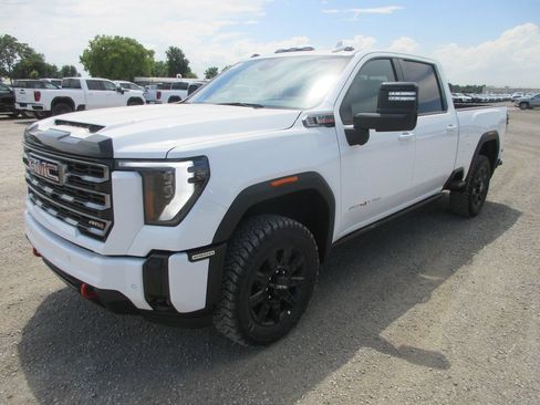 New 2026 GMC Sierra 2500 AT4 w/ AT4 Premium Plus Package AWD/4WD image 10