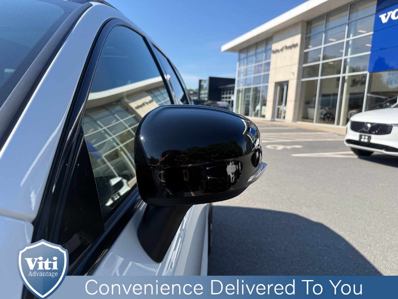 Used 2024 Volvo XC60 T8 Ultimate AWD/4WD image 11