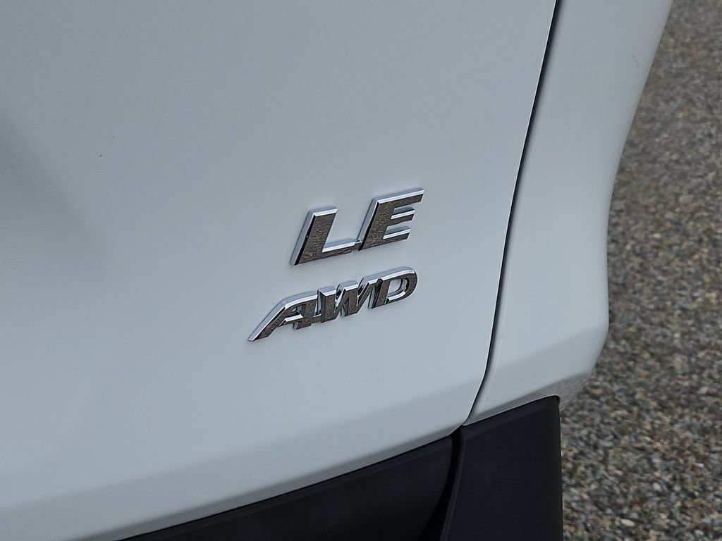 Used 2019 Toyota RAV4 LE w/ All Weather Liner Package AWD/4WD image 12